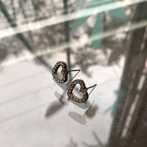 💕2 for 10$💕Sparkly heart studs